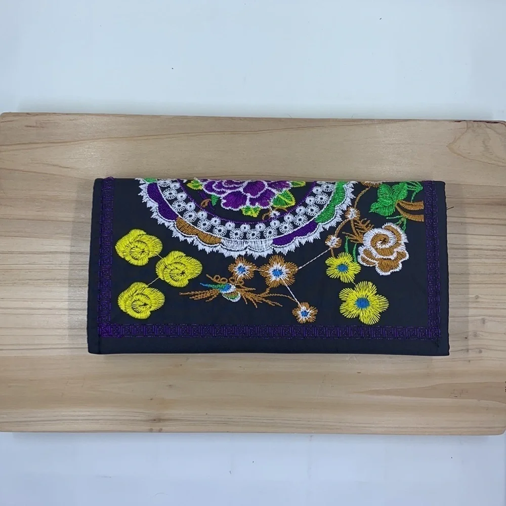 N/A floral embroidery